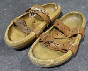 illustration: old shoes - that is wabi-sabi